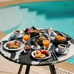 Kouros Art - Designed For Adults 4*